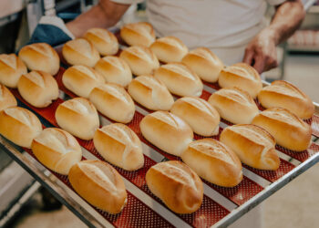 Custo com energia e gás é mais de 30% do preço do pão, carne e leite
