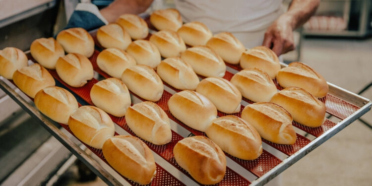 Custo com energia e gás é mais de 30% do preço do pão, carne e leite
