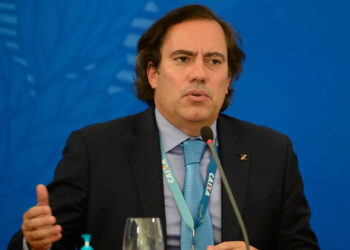 Exonerado, ex-presidente da Caixa manterá salário de R$ 56 mil por 6 meses