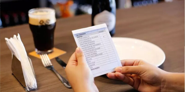 Restaurantes não podem cobrar por perda da comanda de consumo
