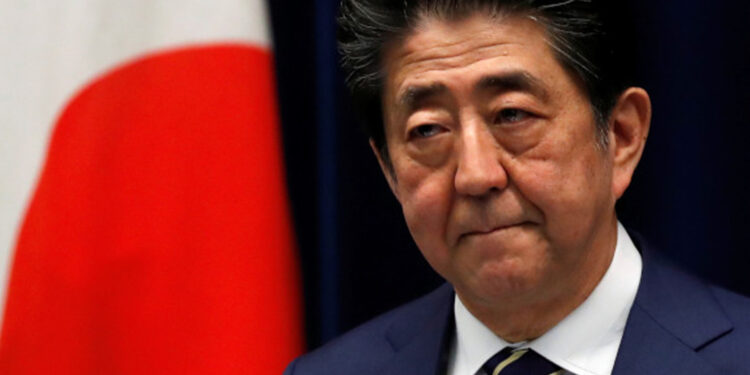Shinzo Abe, ex-premiê do Japão, morre após ser baleado às vésperas da eleição