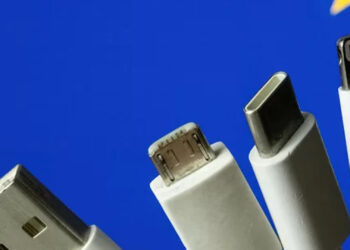 Anatel abre consulta para padronizar carregadores de celular