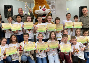 BM de Nova Roma do Sul realiza formatura do PROERD