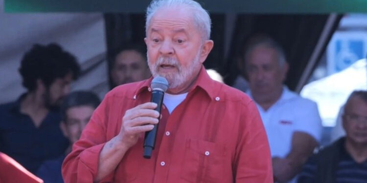 PT faz convenção para oficializar Lula como candidato à Presidência