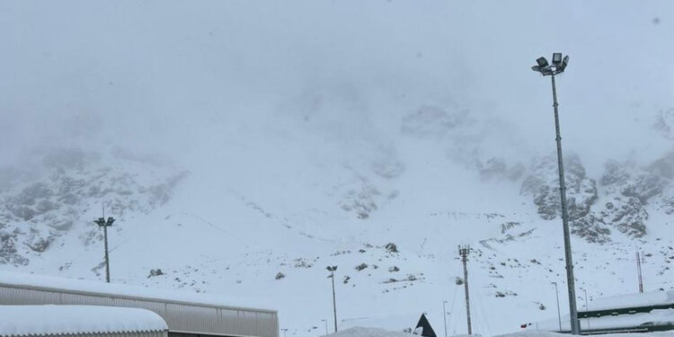 Turistas gaúchos presos em nevasca são resgatados em Santiago, no Chile