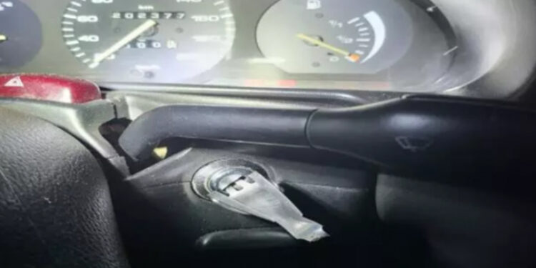 Ladrão usa garfo para furtar carro e some após perseguição em SC