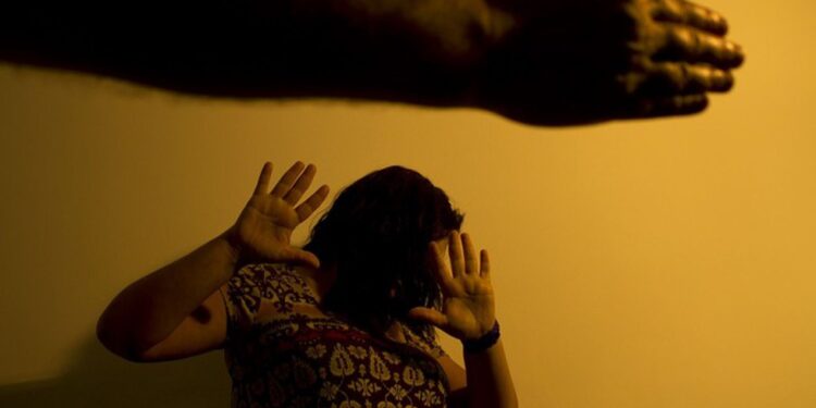 Mulher de 50 anos é vítima de lesão corporal e Maria da Penha em Nova Roma do Sul