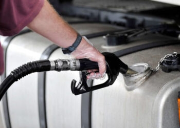 Petrobras anuncia redução de R$ 0,20 no litro do diesel para as distribuidoras