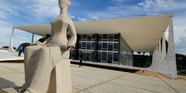 STF: maioria vota a favor de reajustar o próprio salário, que atingirá R$ 46 mil