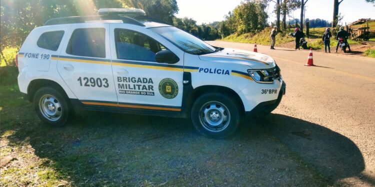 Fim de semana tem discussão entre casal, acidente de trânsito e uma autuação em Nova Roma do Sul