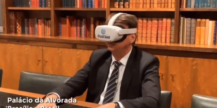 Bolsonaro faz primeira reunião do governo federal no metaverso