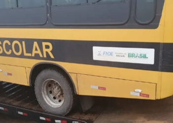 Menina de 8 anos morre atropelada por ônibus escolar