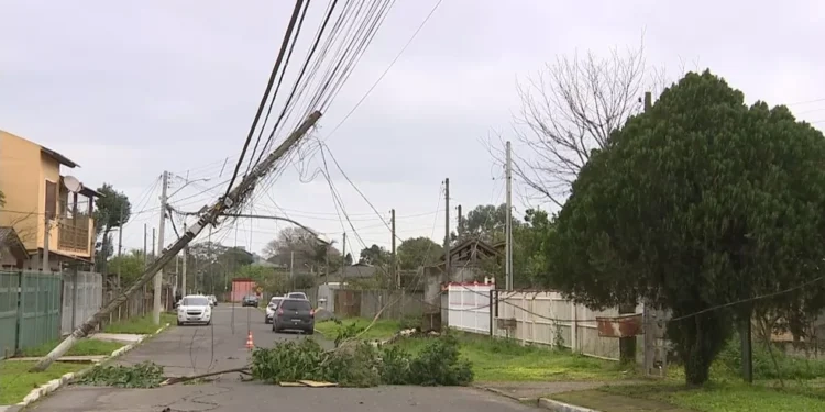 Dobra número de pessoas afetadas pela chuva no RS, diz Defesa Civil