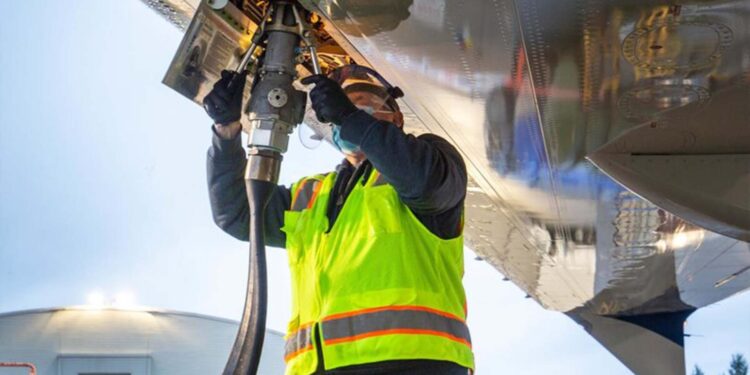 Preço do querosene de aviação cai 0,84% a partir de sábado