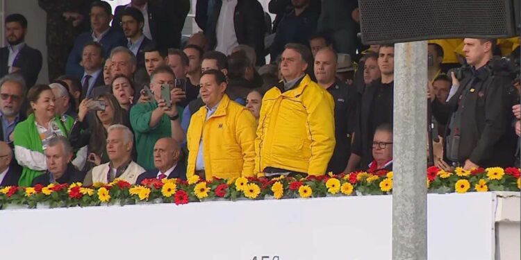 Bolsonaro cumpre agenda no RS e visita Expointer