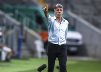 Grêmio demite Roger Machado e acerta retorno de Renato Gaúcho