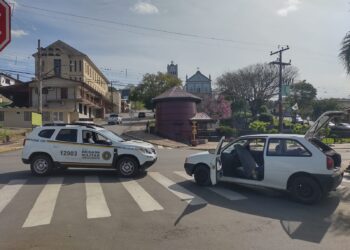 Homem é preso com drogas e dirigindo sem habilitacão em Nova Roma do Sul