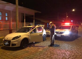 Brigada Militar aplica oito multas de trânsito na madrugada deste sábado em Nova Roma do Sul