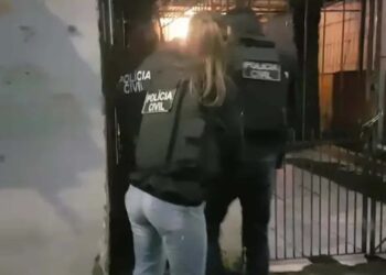 Polícia prende 19 pessoas suspeitas de golpes dos nudes e do transporte por aplicativo no RS