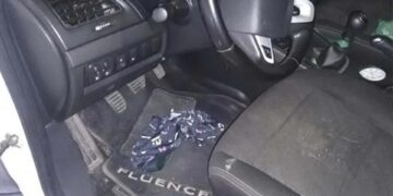 Padrasto é flagrado sem cueca com enteada de 11 anos dentro de carro e é preso em SC