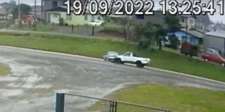 Motorista sem CNH foge de local de acidente sem prestar socorro em Vacaria, diz PRF