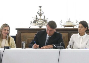 Presidente sanciona lei que acaba com limitação de procedimentos cobertos pelos planos de saúde