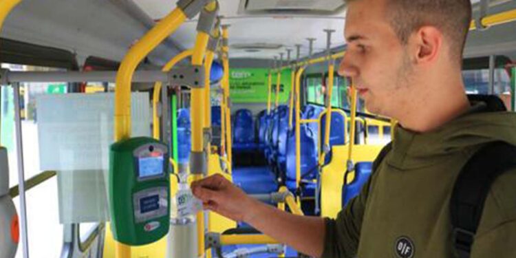 Cidade de Santa Catarina implementa reconhecimento facial para evitar fraudes em ônibus
