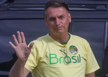 Doze horas após resultado, Bolsonaro mantém silêncio sobre vitória de Lula na eleição