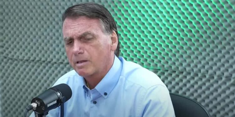 ‘Pintou um clima’: fala de Bolsonaro sobre meninas venezuelanas repercute e gera críticas nas redes