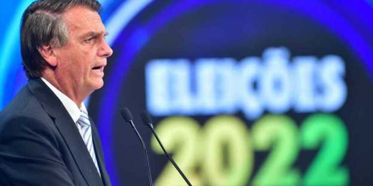 Bolsonaro critica ausência de Lula em debate: ‘Se está fugindo, é porque deve alguma coisa’