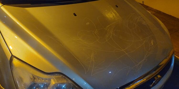 Dano em veículo é registrado na BM de Nova Roma do Sul