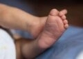 Pai é preso após arremessar bebê de cinco meses pela janela, em Caxias do Sul
