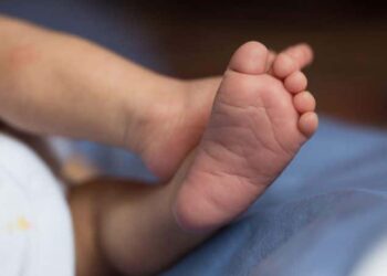Pai é preso após arremessar bebê de cinco meses pela janela, em Caxias do Sul