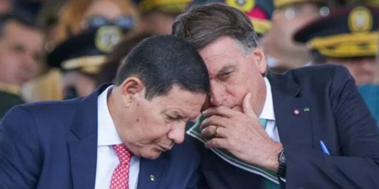 A última de Bolsonaro: entregar a Mourão missão de passar faixa a Lula