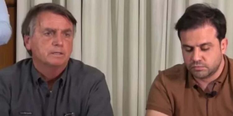 Bolsonaro pede a eleitores indecisos que não deixem de votar