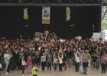 Festa das Crianças promovida pela Rádio Nova Roma tem um grande público em Nova Roma do Sul