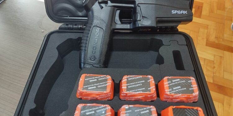 Brigada Militar de Nova Roma do Sul recebe arma de condução elétrica