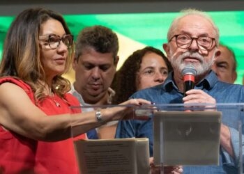 Lula: ‘Não existem dois Brasis. É hora de baixar as armas’