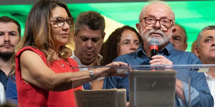 Lula: ‘Não existem dois Brasis. É hora de baixar as armas’