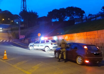 55 veículos foram abordados pela BM neste final de semana em Nova Roma do Sul