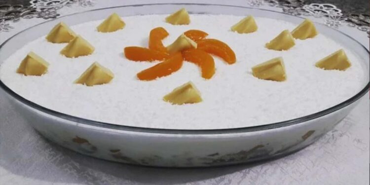 Bolo gelado com pêssego