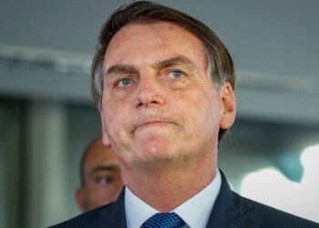 Bolsonaro pede ao STF abertura de processo contra Lula e Gleisi por ofensas