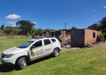 Incêndio destrói 5 quadriciclos e outros materias no Eco Parque em Nova Roma do Sul