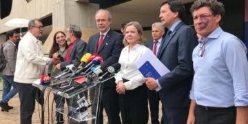 “Não podemos entrar 2023 sem o Auxílio, sem o aumento real do salário mínimo”, diz presidente do PT sobre PEC