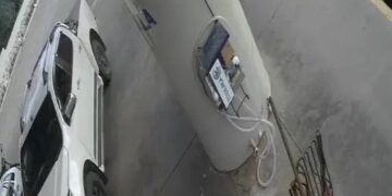 Homem é preso após matar companheira e deixar filho em posto de combustíveis no RS