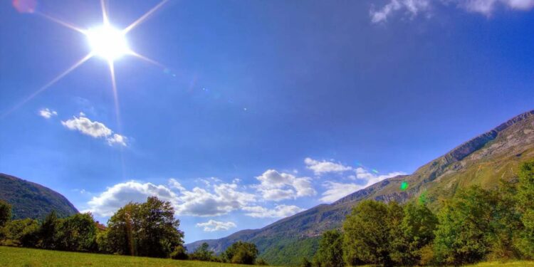 Segunda-feira será de sol e nuvens no RS