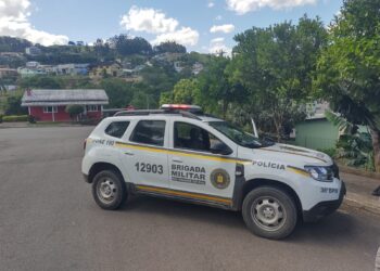 Homem de 20 anos é pego pela BM com drogas em Nova Roma do Sul