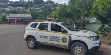 Homem de 20 anos é pego pela BM com drogas em Nova Roma do Sul