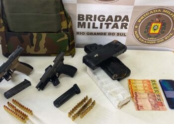 Três homens são presos pela BM de Farroupilha por tráfico de drogas, associação para o tráfico e porte irregular de arma de fogo de calibre restrito