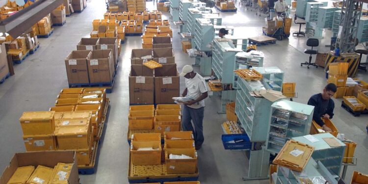 Correios vão leiloar 175 mil bens não entregues aos destinatários